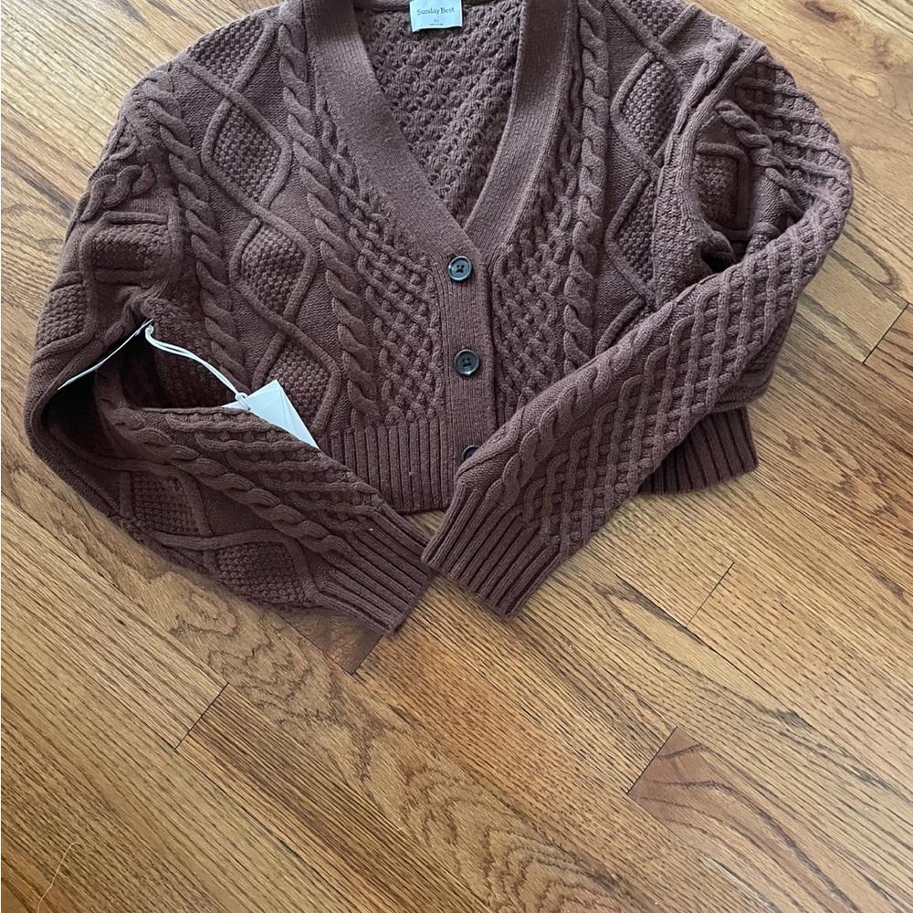 New aritzia cropped cable sweater